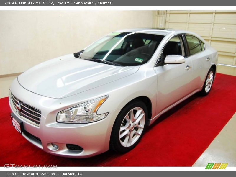 Radiant Silver Metallic / Charcoal 2009 Nissan Maxima 3.5 SV