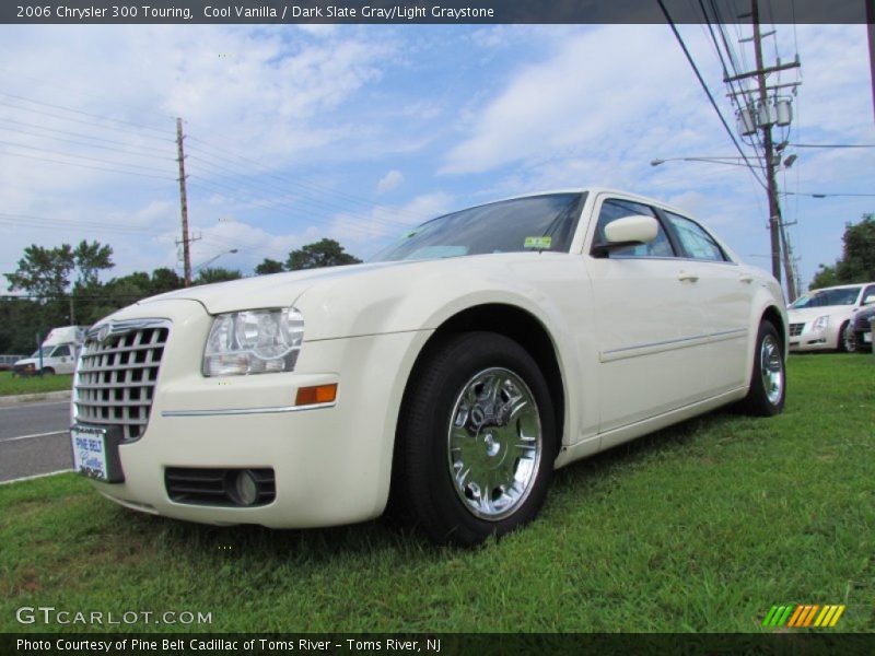 Cool Vanilla / Dark Slate Gray/Light Graystone 2006 Chrysler 300 Touring