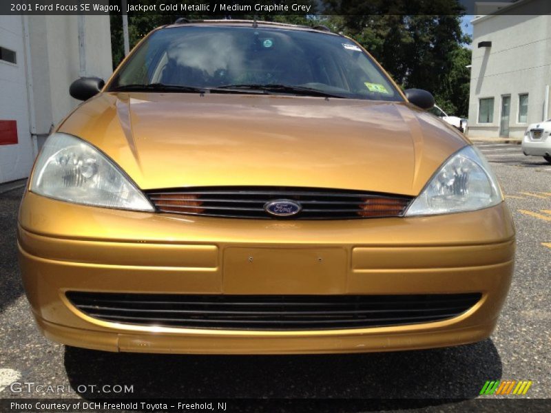 Jackpot Gold Metallic / Medium Graphite Grey 2001 Ford Focus SE Wagon