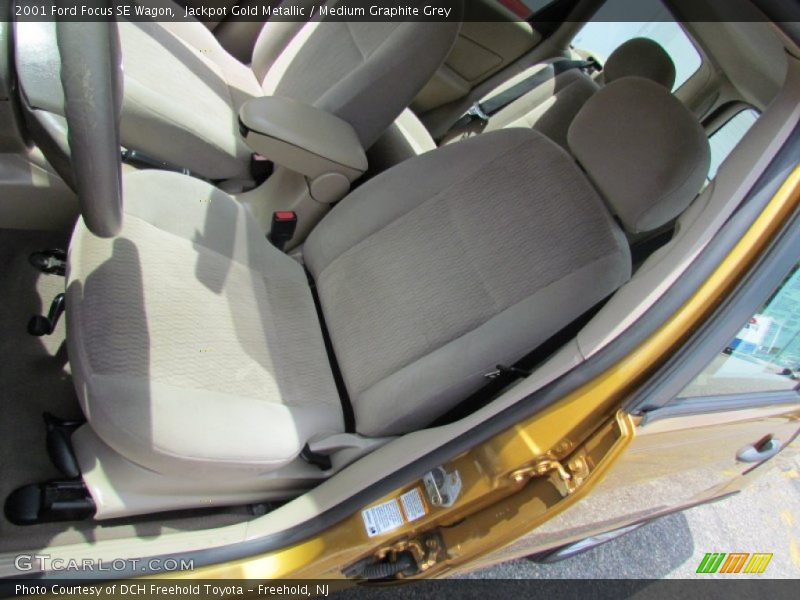 Jackpot Gold Metallic / Medium Graphite Grey 2001 Ford Focus SE Wagon