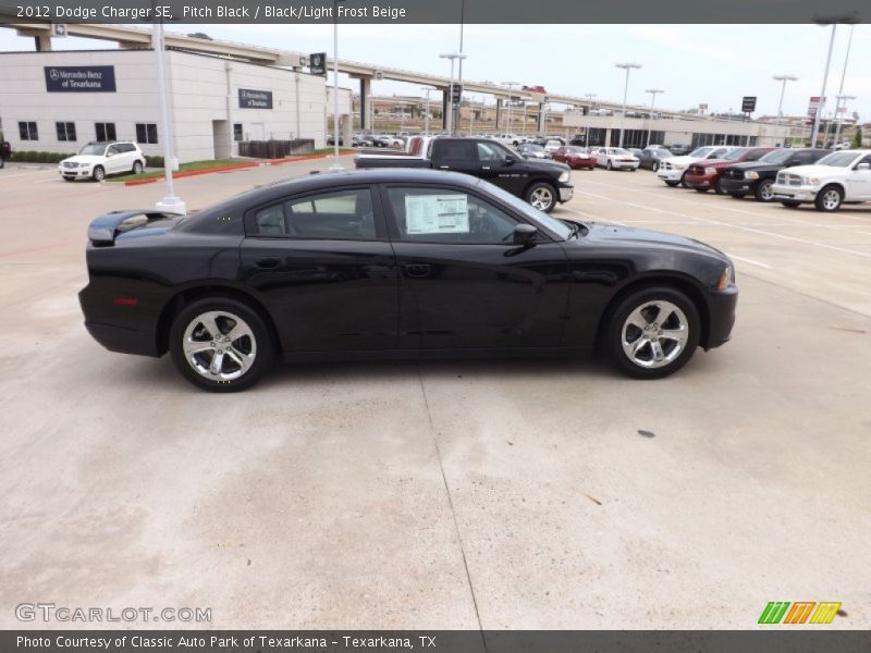 Pitch Black / Black/Light Frost Beige 2012 Dodge Charger SE