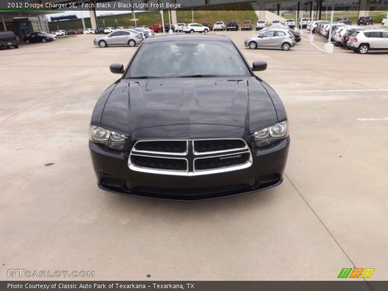 Pitch Black / Black/Light Frost Beige 2012 Dodge Charger SE
