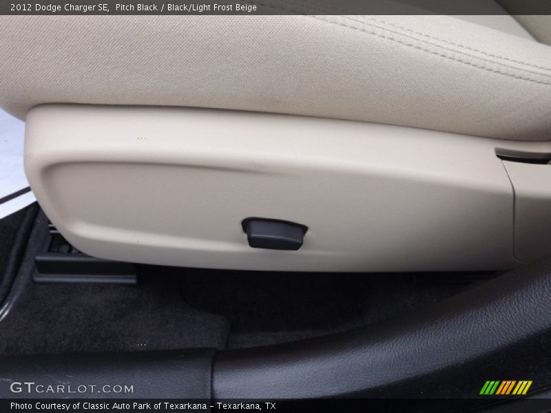 Pitch Black / Black/Light Frost Beige 2012 Dodge Charger SE