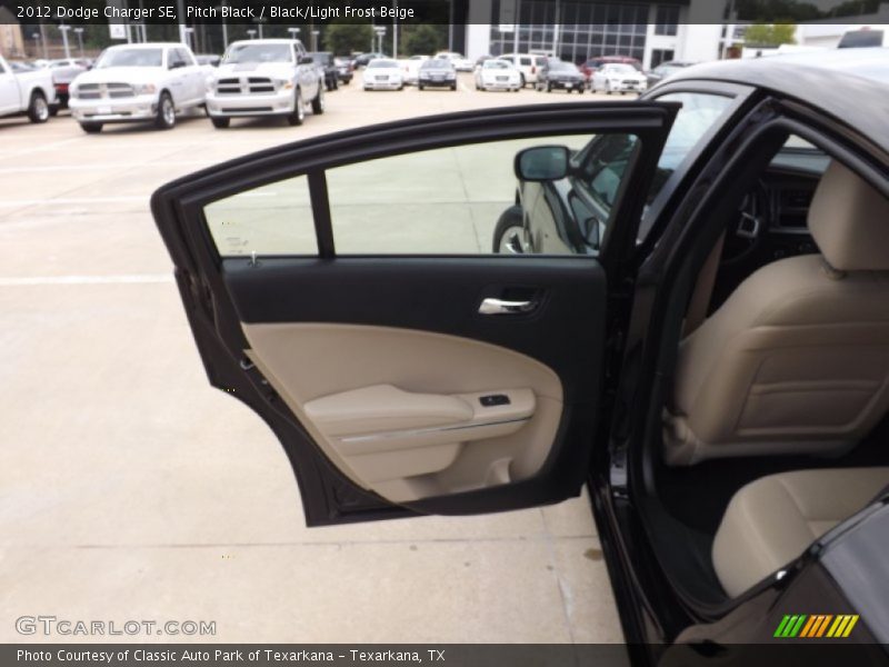 Pitch Black / Black/Light Frost Beige 2012 Dodge Charger SE