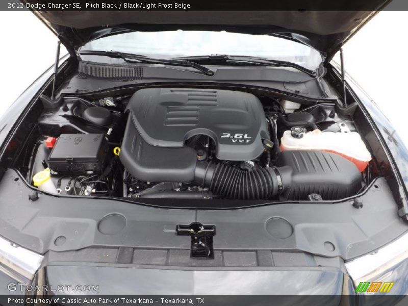 Pitch Black / Black/Light Frost Beige 2012 Dodge Charger SE