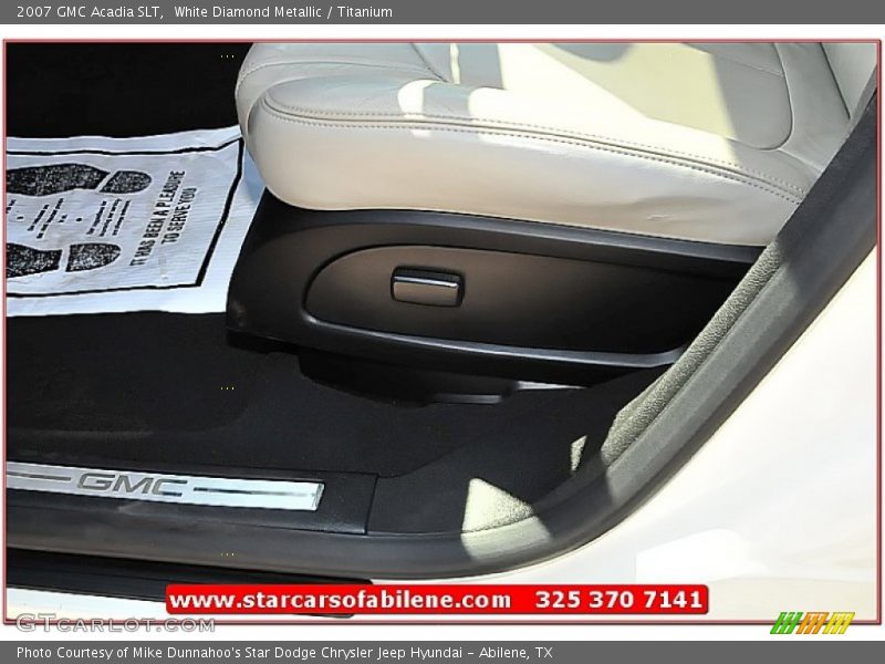 White Diamond Metallic / Titanium 2007 GMC Acadia SLT