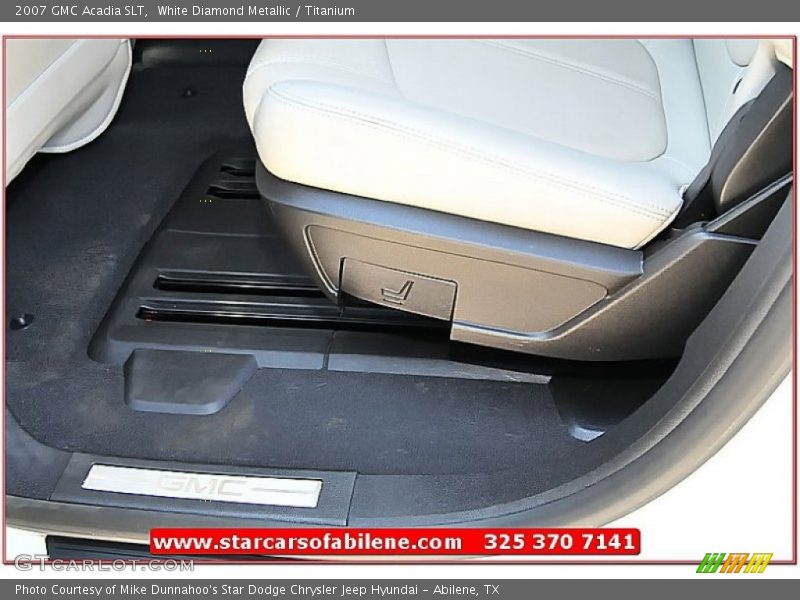 White Diamond Metallic / Titanium 2007 GMC Acadia SLT
