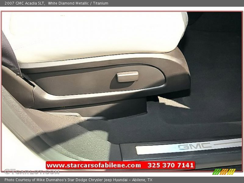White Diamond Metallic / Titanium 2007 GMC Acadia SLT