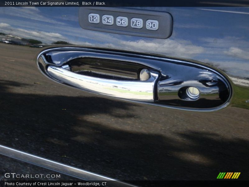 Black / Black 2011 Lincoln Town Car Signature Limited