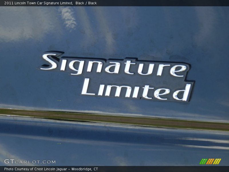 Black / Black 2011 Lincoln Town Car Signature Limited
