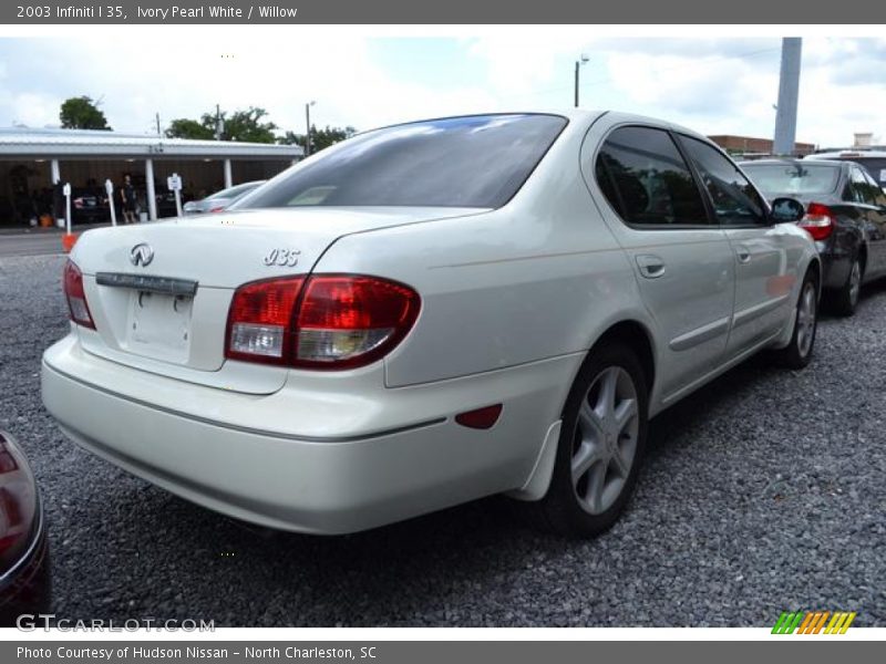 Ivory Pearl White / Willow 2003 Infiniti I 35