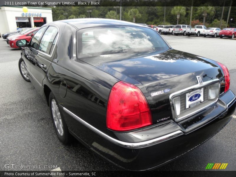 Black / Black 2011 Lincoln Town Car Signature Limited