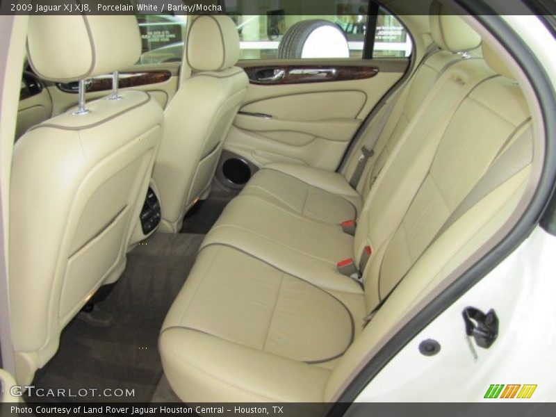 Porcelain White / Barley/Mocha 2009 Jaguar XJ XJ8