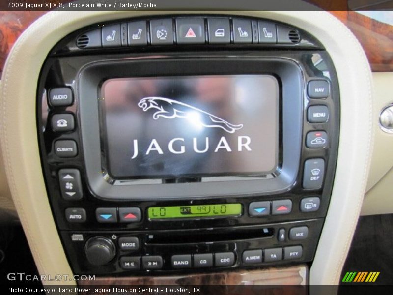 Porcelain White / Barley/Mocha 2009 Jaguar XJ XJ8