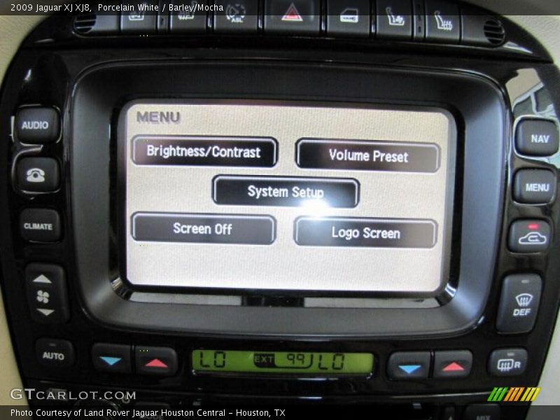 Porcelain White / Barley/Mocha 2009 Jaguar XJ XJ8