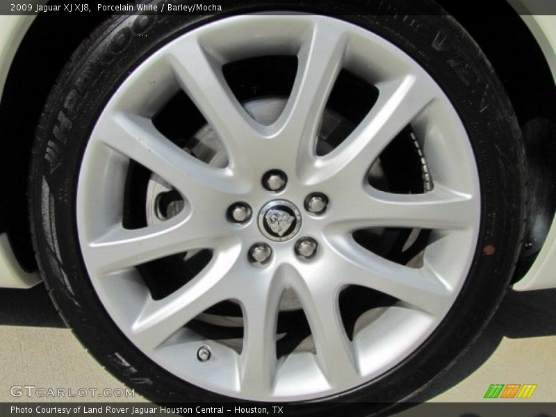 Porcelain White / Barley/Mocha 2009 Jaguar XJ XJ8