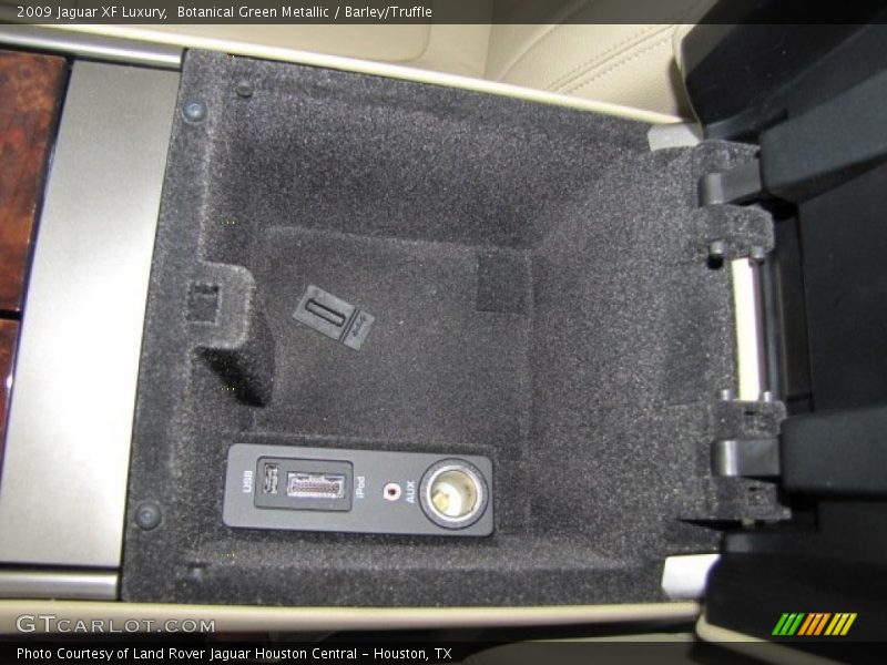 Botanical Green Metallic / Barley/Truffle 2009 Jaguar XF Luxury