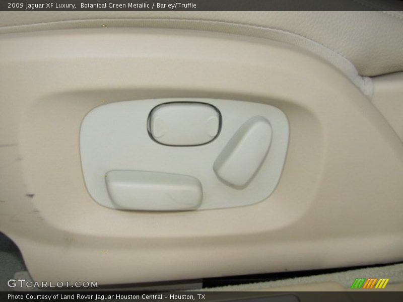 Botanical Green Metallic / Barley/Truffle 2009 Jaguar XF Luxury