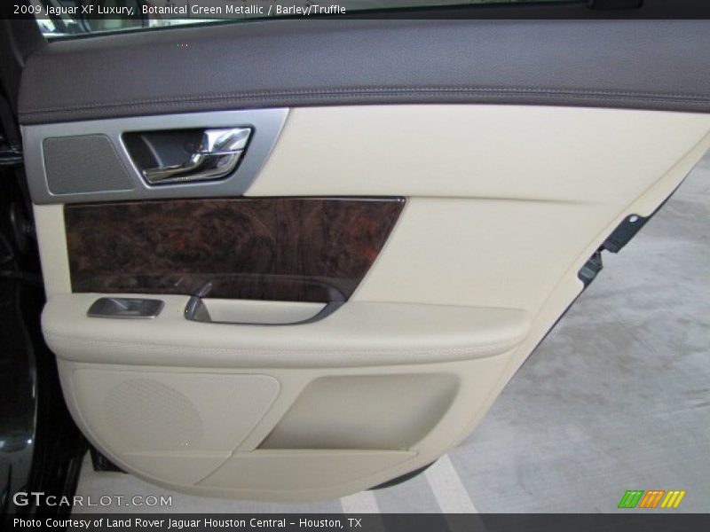 Botanical Green Metallic / Barley/Truffle 2009 Jaguar XF Luxury