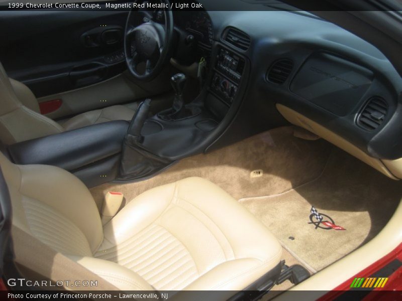 Magnetic Red Metallic / Light Oak 1999 Chevrolet Corvette Coupe
