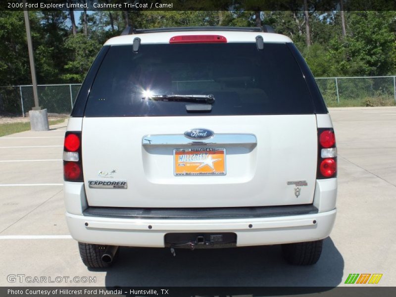 Cashmere Tri-Coat / Camel 2006 Ford Explorer Limited