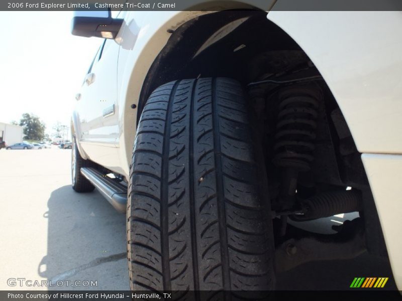 Cashmere Tri-Coat / Camel 2006 Ford Explorer Limited