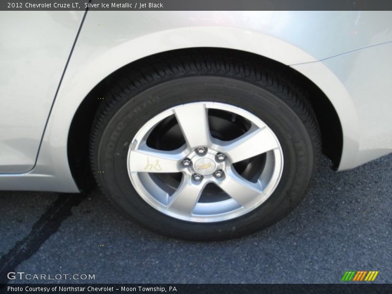 Silver Ice Metallic / Jet Black 2012 Chevrolet Cruze LT
