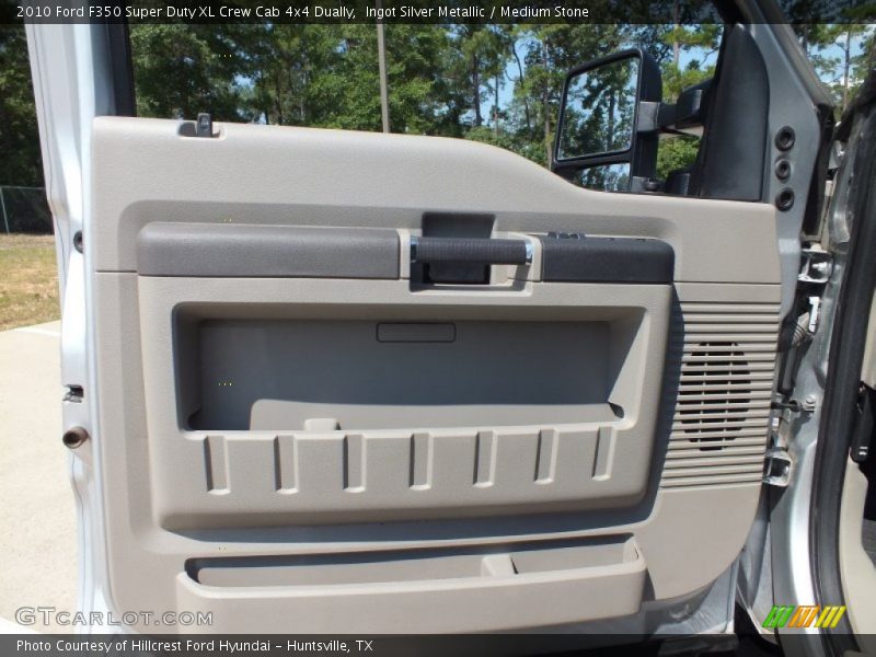 Door Panel of 2010 F350 Super Duty XL Crew Cab 4x4 Dually