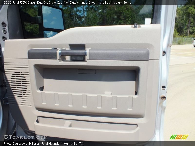 Door Panel of 2010 F350 Super Duty XL Crew Cab 4x4 Dually
