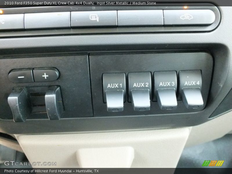 Controls of 2010 F350 Super Duty XL Crew Cab 4x4 Dually