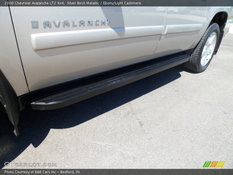 Silver Birch Metallic / Ebony/Light Cashmere 2008 Chevrolet Avalanche LTZ 4x4