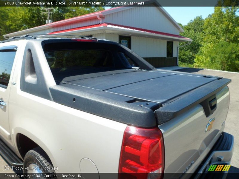 Silver Birch Metallic / Ebony/Light Cashmere 2008 Chevrolet Avalanche LTZ 4x4