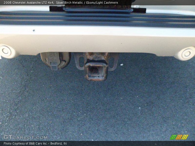 Silver Birch Metallic / Ebony/Light Cashmere 2008 Chevrolet Avalanche LTZ 4x4