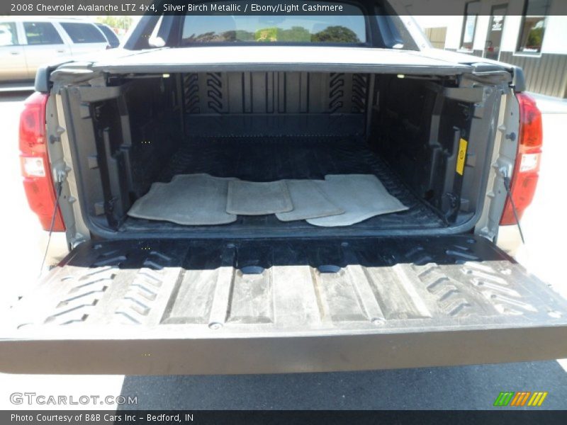 Silver Birch Metallic / Ebony/Light Cashmere 2008 Chevrolet Avalanche LTZ 4x4