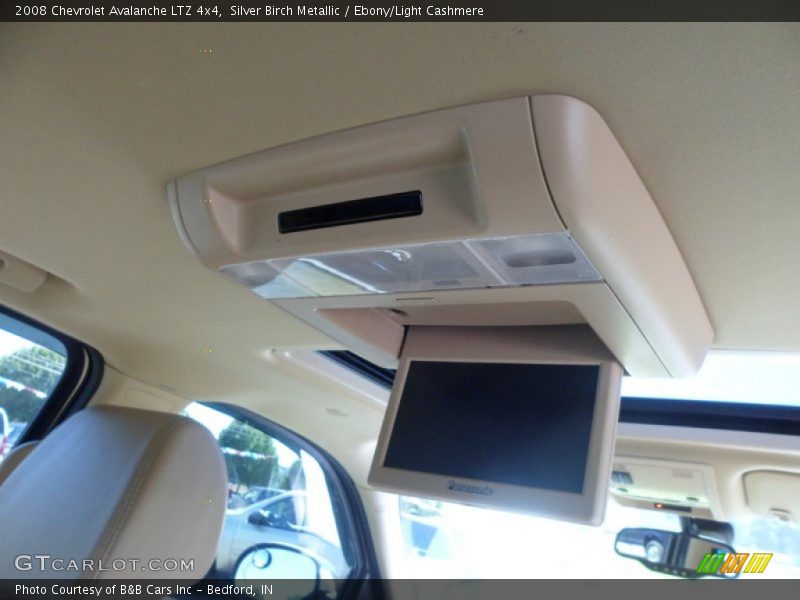 Silver Birch Metallic / Ebony/Light Cashmere 2008 Chevrolet Avalanche LTZ 4x4