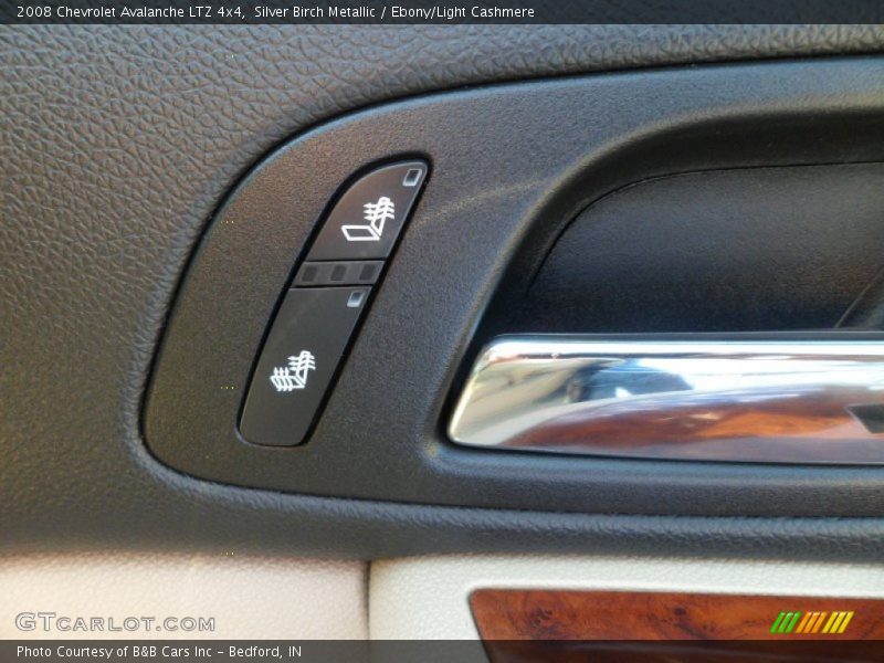 Silver Birch Metallic / Ebony/Light Cashmere 2008 Chevrolet Avalanche LTZ 4x4