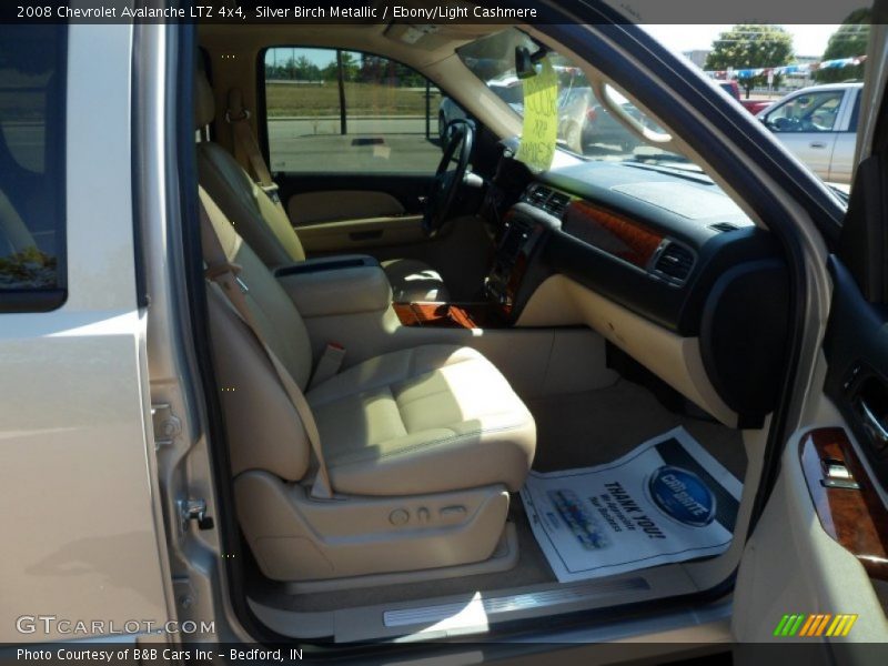 Silver Birch Metallic / Ebony/Light Cashmere 2008 Chevrolet Avalanche LTZ 4x4