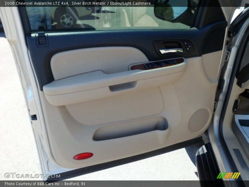 Silver Birch Metallic / Ebony/Light Cashmere 2008 Chevrolet Avalanche LTZ 4x4