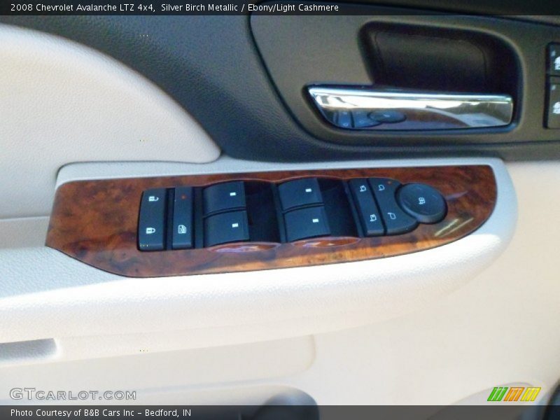 Silver Birch Metallic / Ebony/Light Cashmere 2008 Chevrolet Avalanche LTZ 4x4