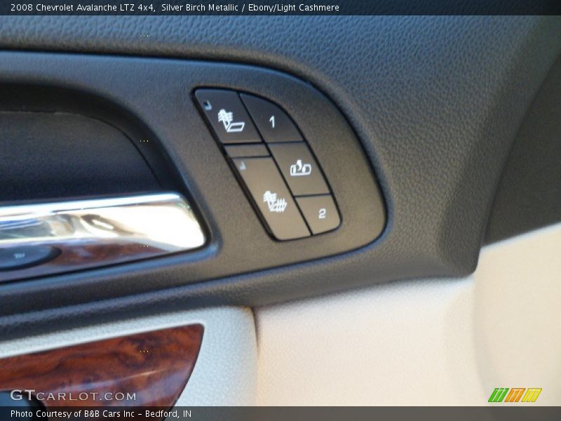 Silver Birch Metallic / Ebony/Light Cashmere 2008 Chevrolet Avalanche LTZ 4x4