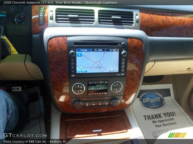 Silver Birch Metallic / Ebony/Light Cashmere 2008 Chevrolet Avalanche LTZ 4x4