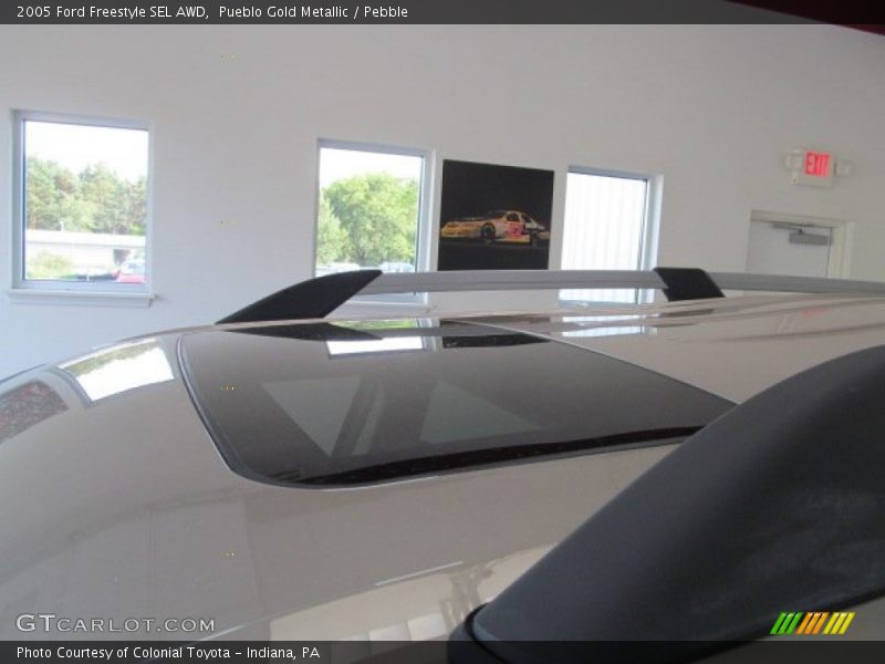 Pueblo Gold Metallic / Pebble 2005 Ford Freestyle SEL AWD