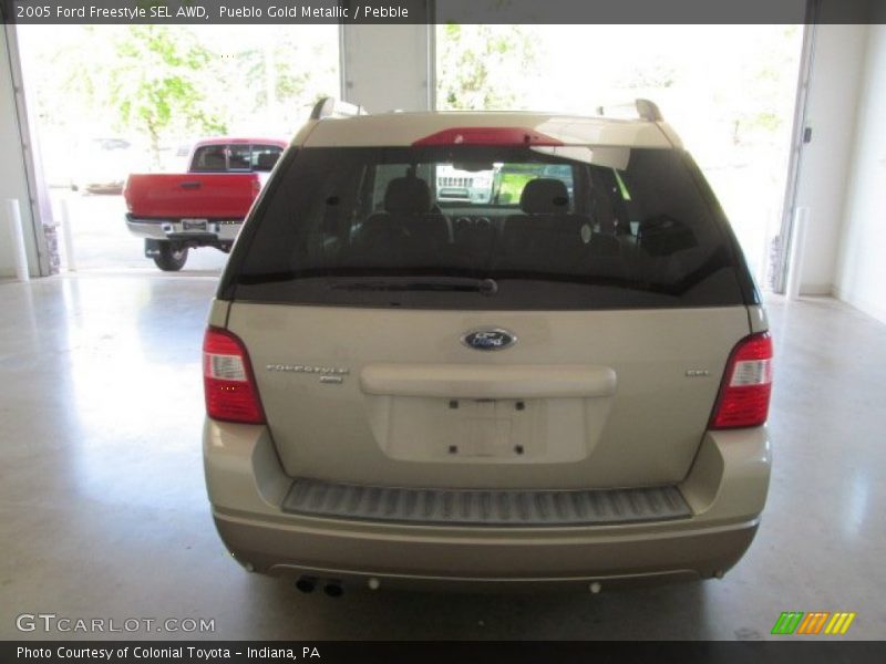 Pueblo Gold Metallic / Pebble 2005 Ford Freestyle SEL AWD