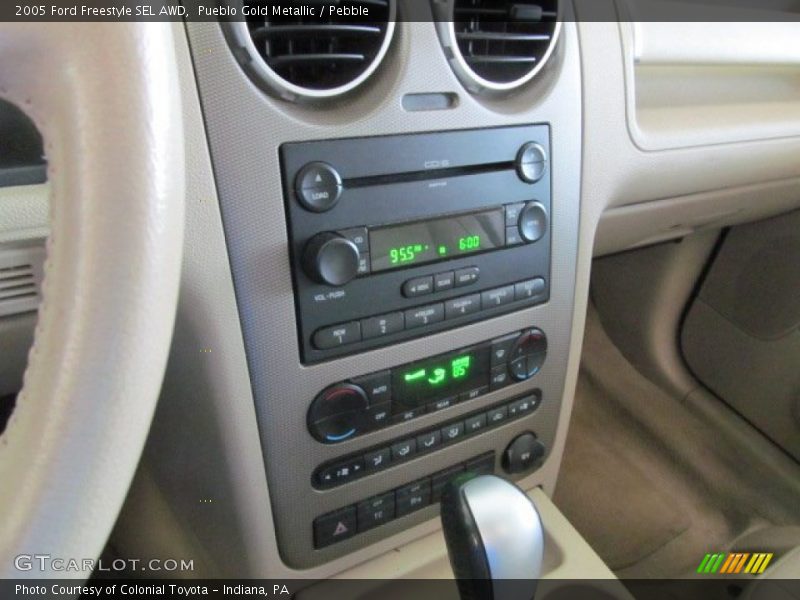 Pueblo Gold Metallic / Pebble 2005 Ford Freestyle SEL AWD