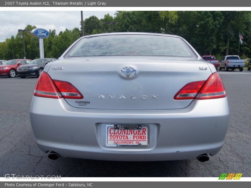 Titanium Metallic / Light Gray 2007 Toyota Avalon XLS