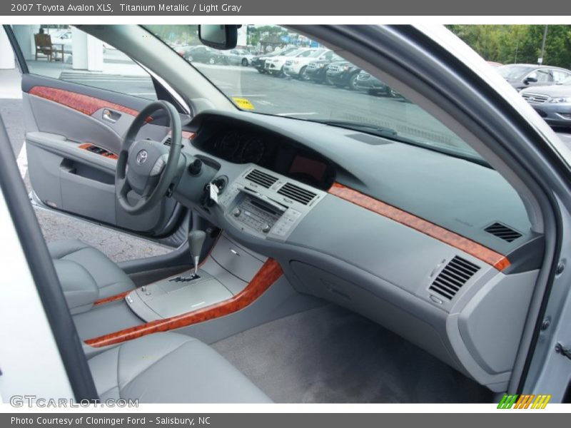 Titanium Metallic / Light Gray 2007 Toyota Avalon XLS