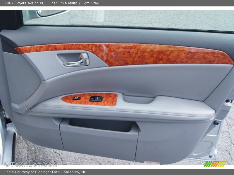 Titanium Metallic / Light Gray 2007 Toyota Avalon XLS