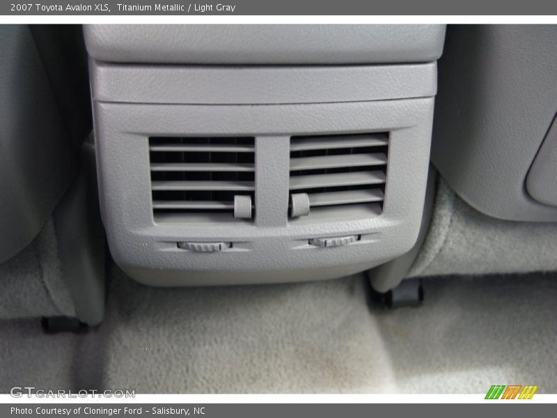 Titanium Metallic / Light Gray 2007 Toyota Avalon XLS