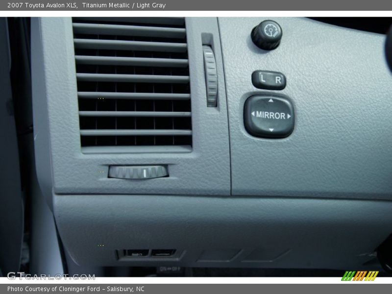 Titanium Metallic / Light Gray 2007 Toyota Avalon XLS