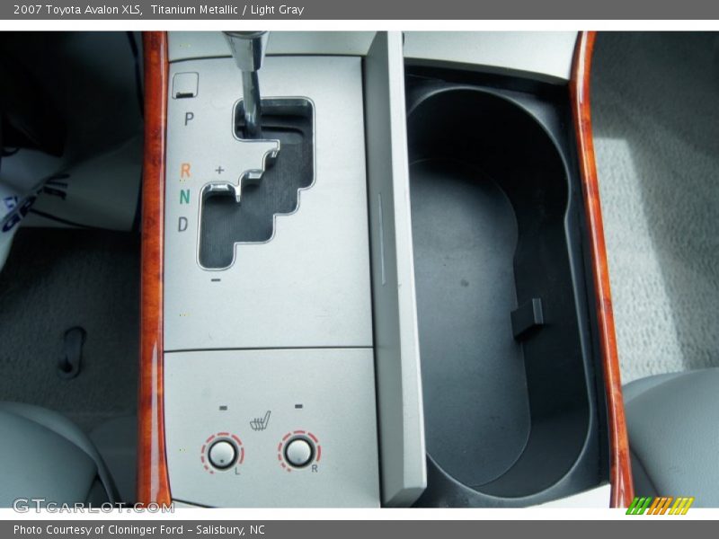 Titanium Metallic / Light Gray 2007 Toyota Avalon XLS